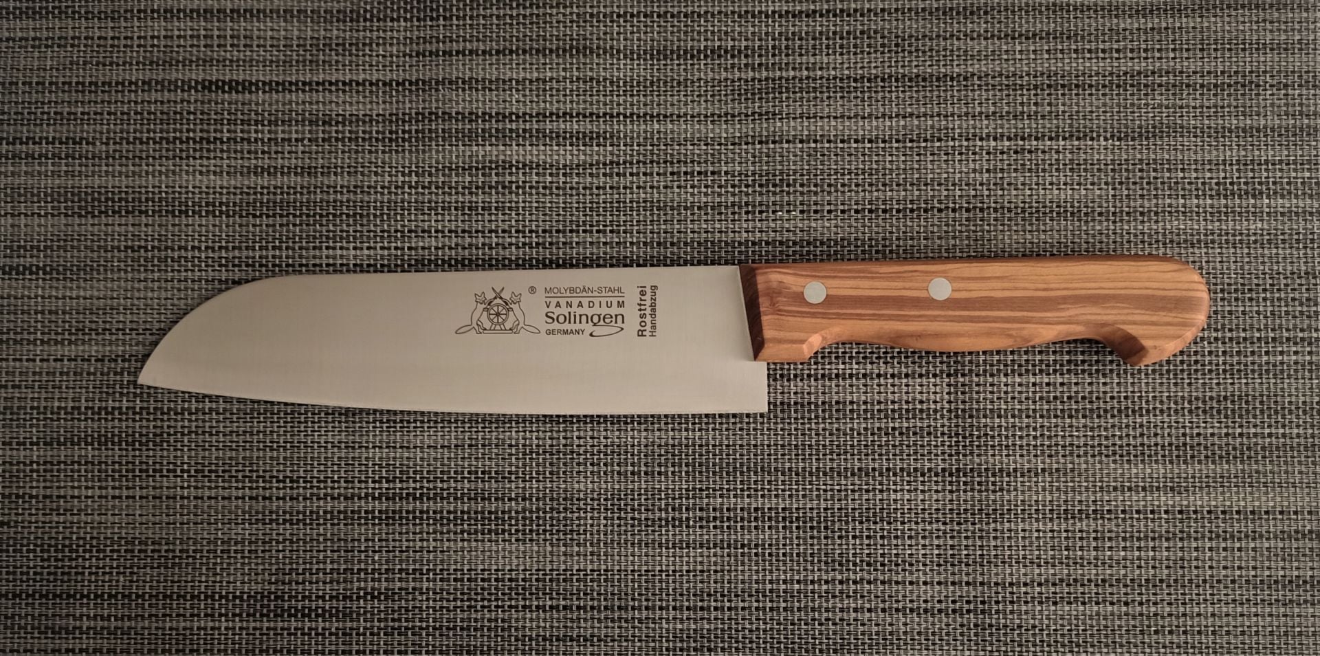 Solingen Zeytin Saplı Profesyonel Büyük Santoku Bıçağı 20 Cm