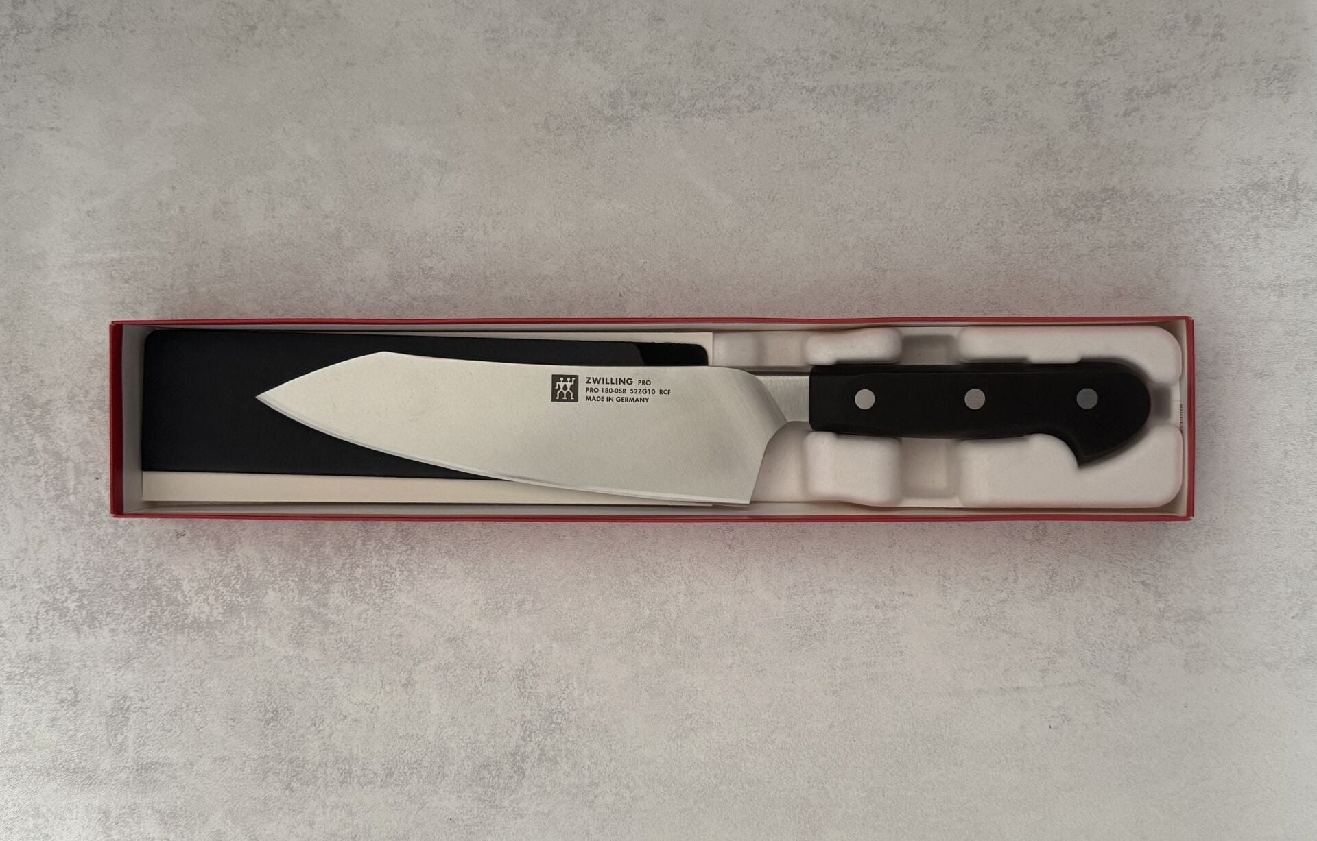 ZWILLING Pro Kompakt Şef Bıçağı | Özel Formül Çelik | 18 cm